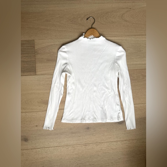 NWOT Cynthia Rowley scalloped mock neck longsleeve shirt Medium - Picture 5 of 6